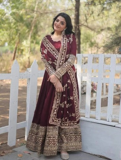 DESIGNER GEORGETTE EMBROIDERY SEQUENCE DESIGN WORK GOWN BOTTOM WITH DUPATTA MAROON
IN SIZE XL