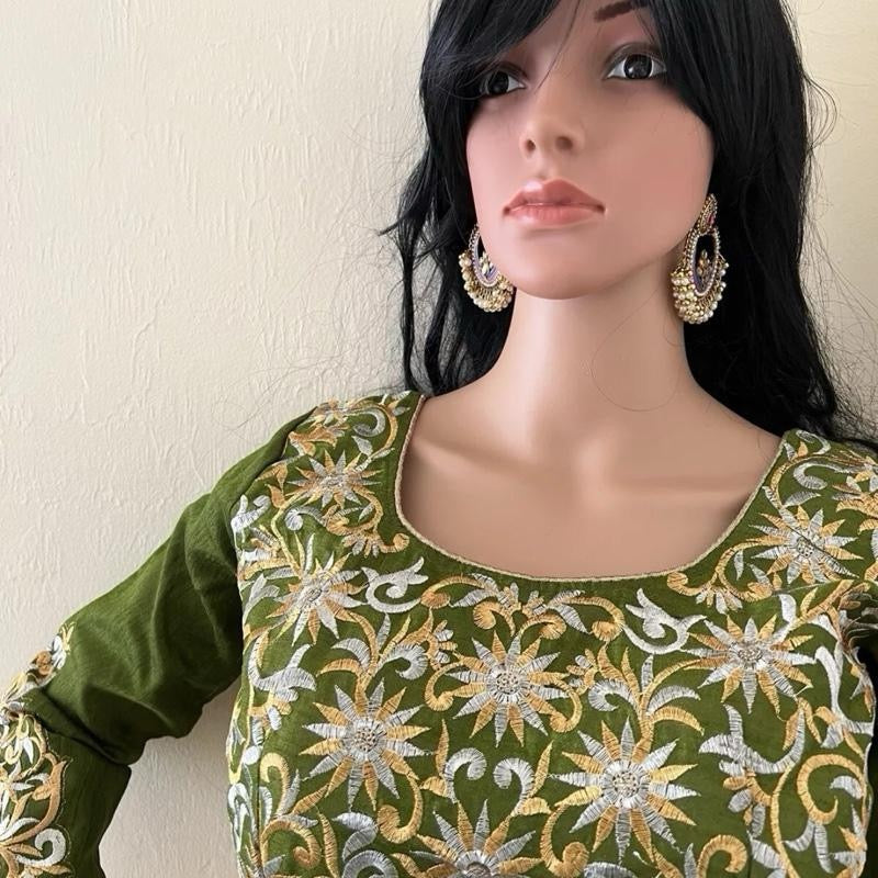 Indian Designer silk readymade (m) green embroidery blouse with net golden saree