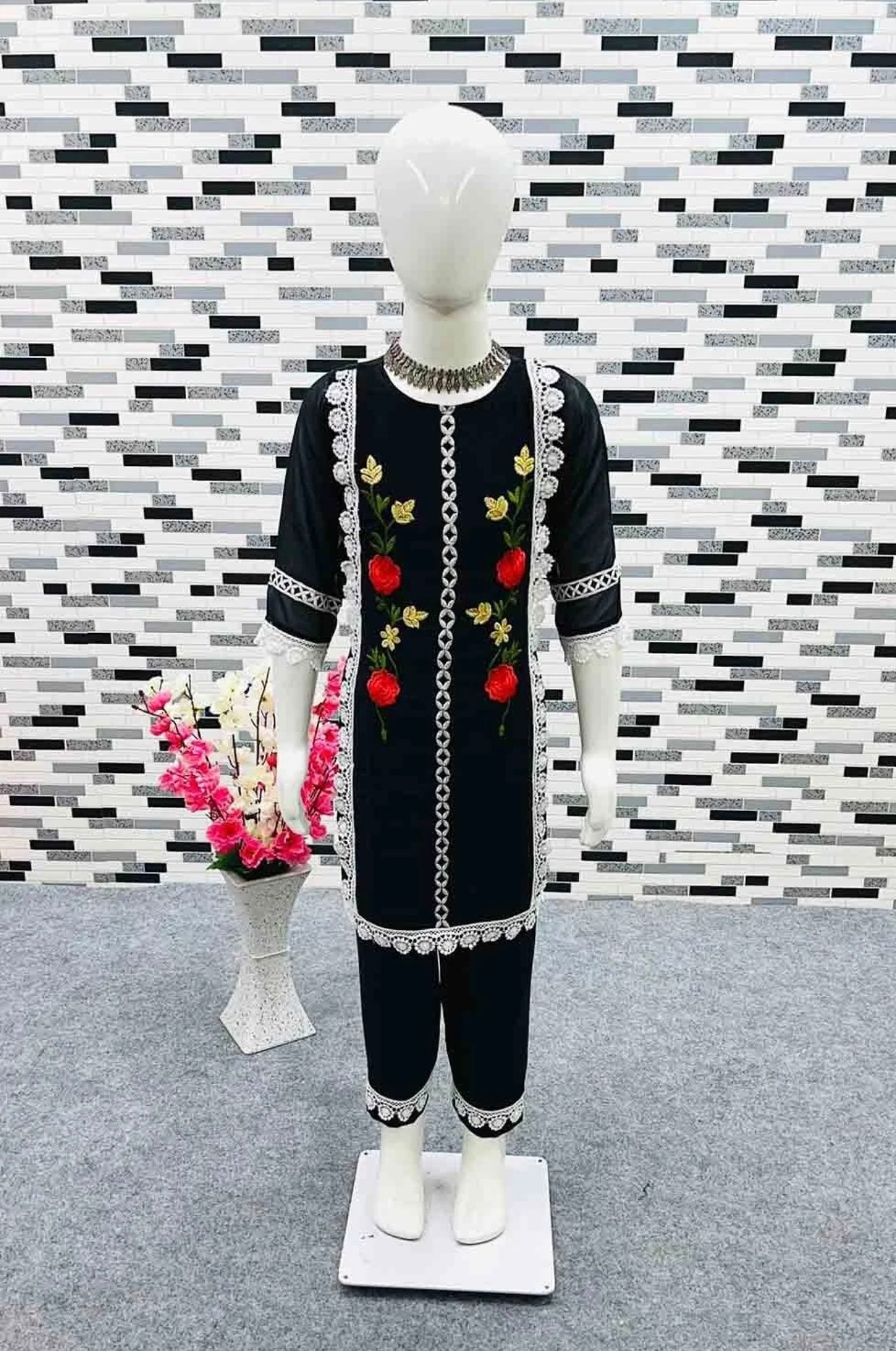 Kids Indian Traditional DESIGNER GEORGETTE EMBROIDERY WORK WEAR IN BLACK 3 to5year