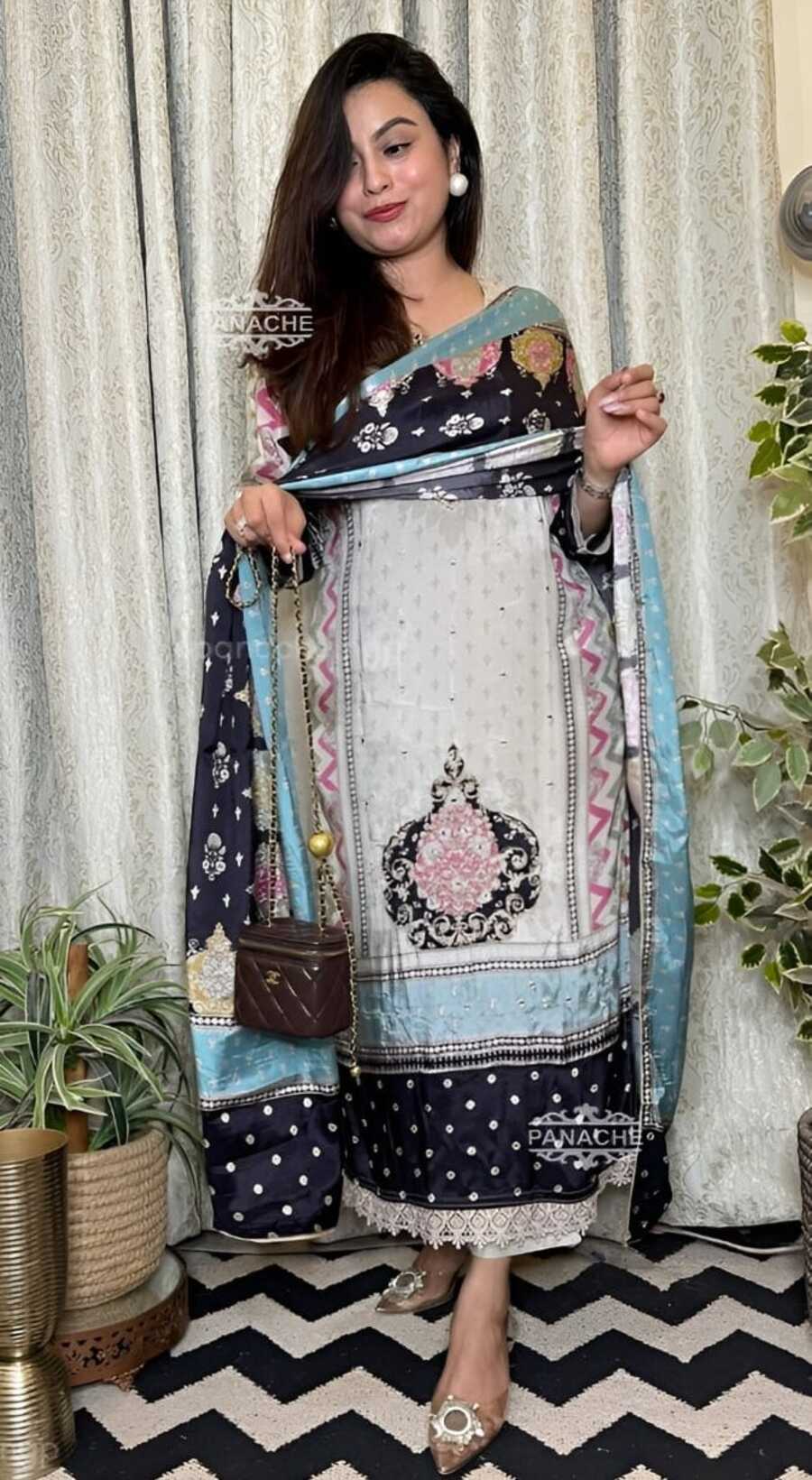 FANCY MUSLIN COTTON DIGITAL PRINTED REAL MIRROR HAND WORK TOP BOTTOM WITH DUPATTA WHITE
