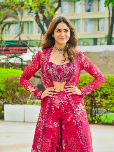 MODERN TABBY SILK THREAD WITH SEQUENCE WORK AND DIGITAL PRINT WORK BLOUSE SHARARA WITH SHRUG PINK IN SIZE XL