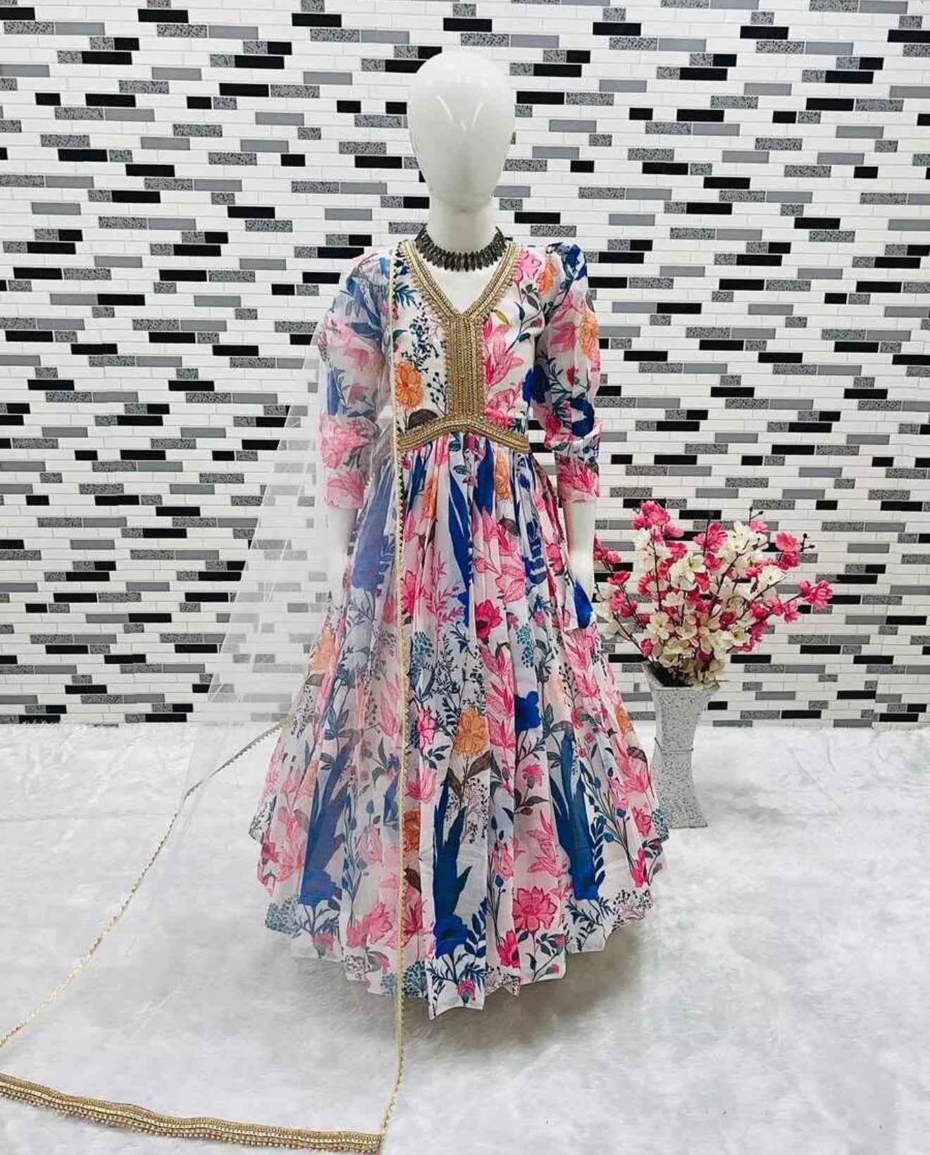 INDIAN DESIGNER GEORGETTE DIGITAL PRINT WORK KIDS GOWN WITH DUPATTA MULTI A3to5