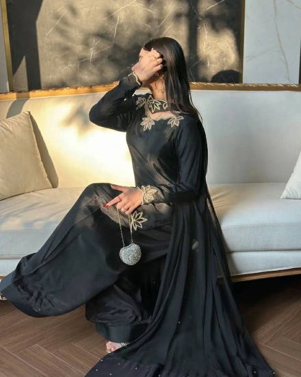 DESIGNER NATURAL CREPE EMBROIDERY AND MOTI WORK TOP PATIYALA WITH DUPATTA