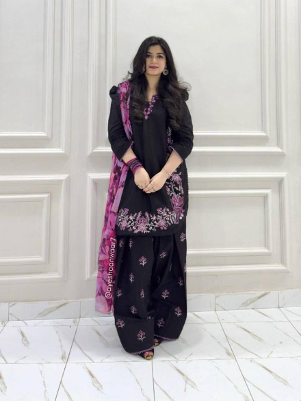 MOST PICKED FRENCH CREPE THREAD EMBROIDERY WORK TOP PATIYALA WITH DUPATTA BLACK AND PINK IN XL