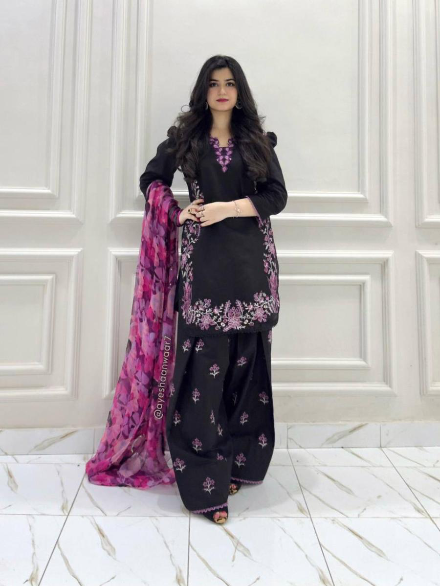 MOST PICKED FRENCH CREPE THREAD EMBROIDERY WORK TOP PATIYALA WITH DUPATTA BLACK AND PINK IN XL