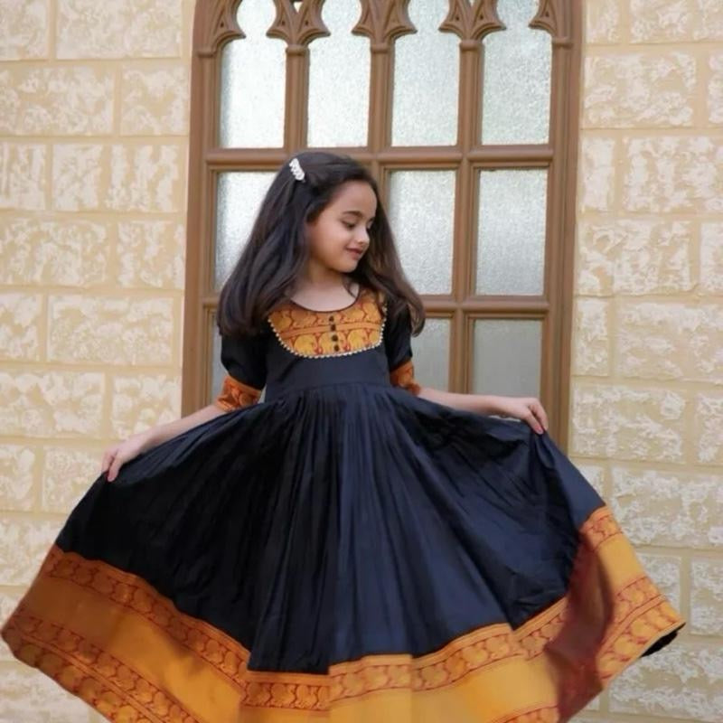 Indian traditional MOTHER&DAUGHTER COMBO GOWN IN BLACK PARTY WEAR WITH ZARI WORK