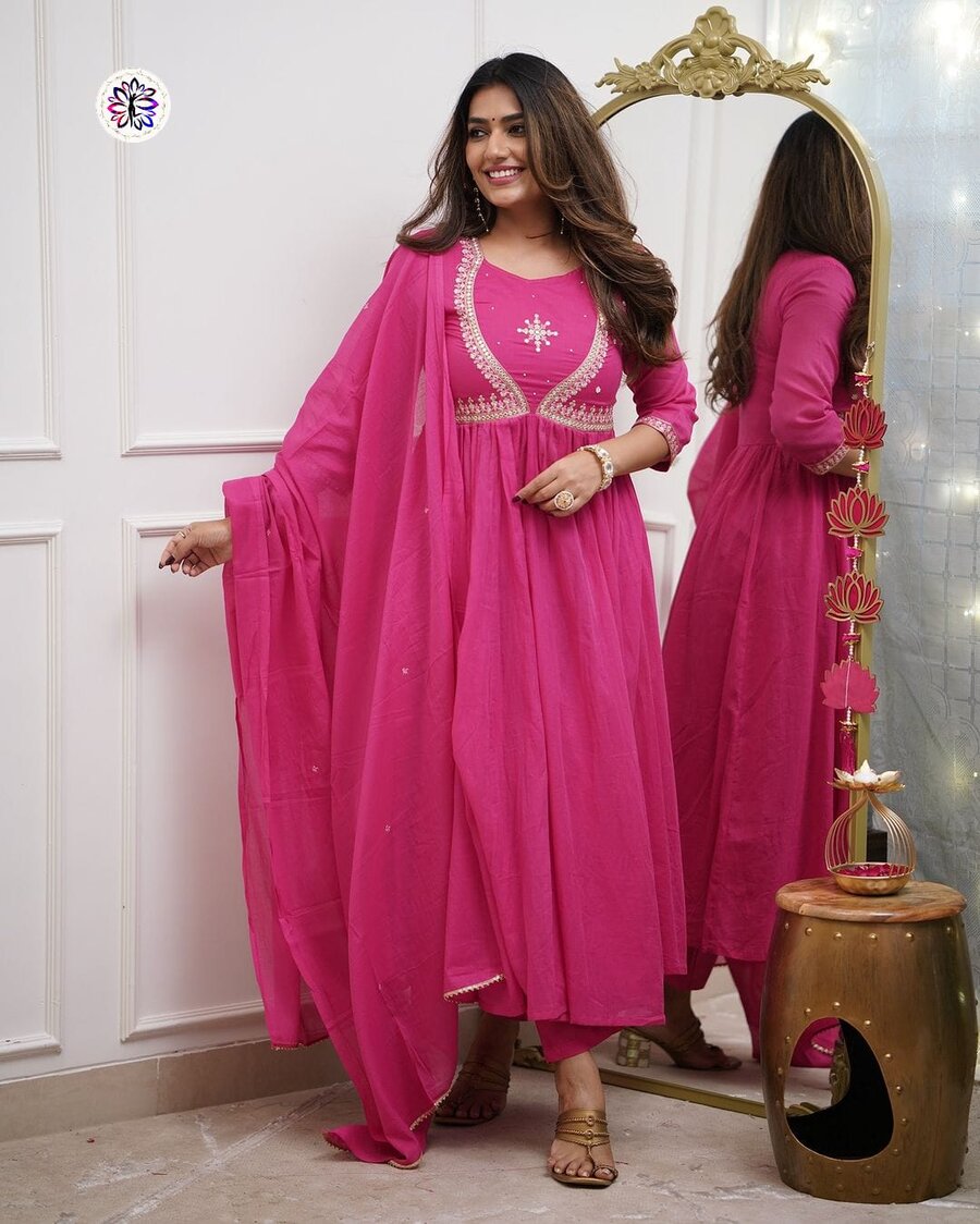 DESIGNER MUSLIN COTTON EMBROIDERY WORK TOP BOTTOM WITH DUPATTA PINK