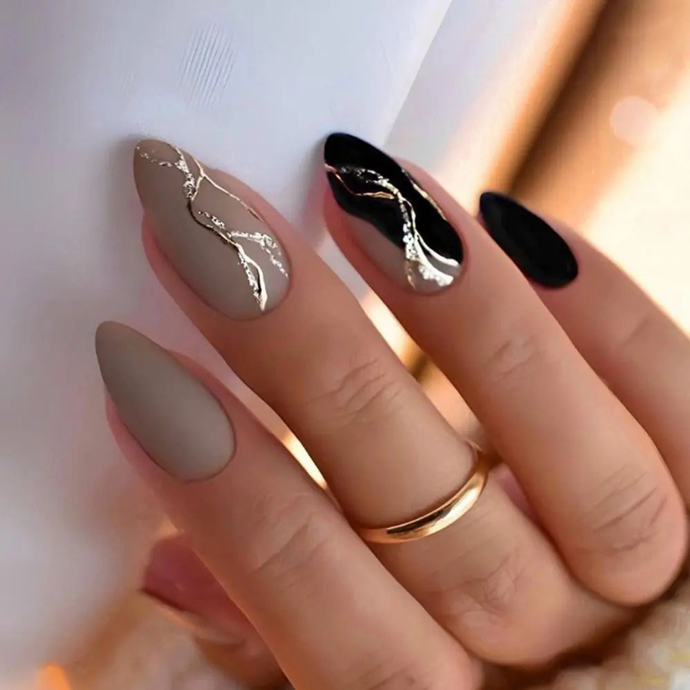 Manicure Long Almond False Nails Vintage Brown Maple Squirrels Press on Nails Gold Lines French Nail Tips DIY