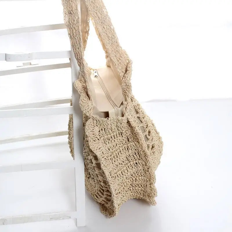 Round Straw Woven Tote Bag Handmade Hollow Design Big Capacity For Summer Beaches