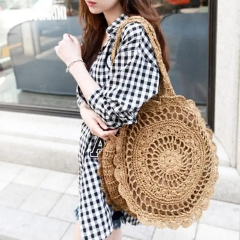 Round Straw Woven Tote Bag Handmade Hollow Design Big Capacity For Summer Beaches